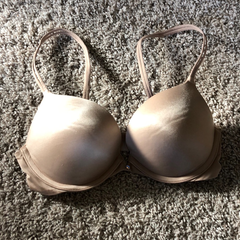 Victoria’s Secret 32 c nude bra